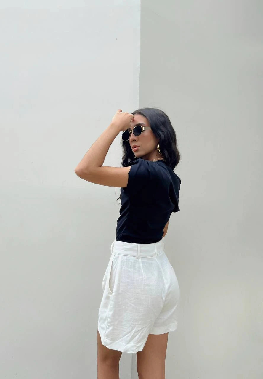 Blusa Hombro Irregular Negra