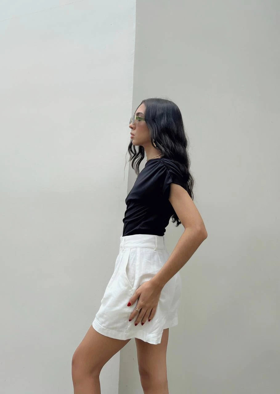 Blusa Hombro Irregular Negra