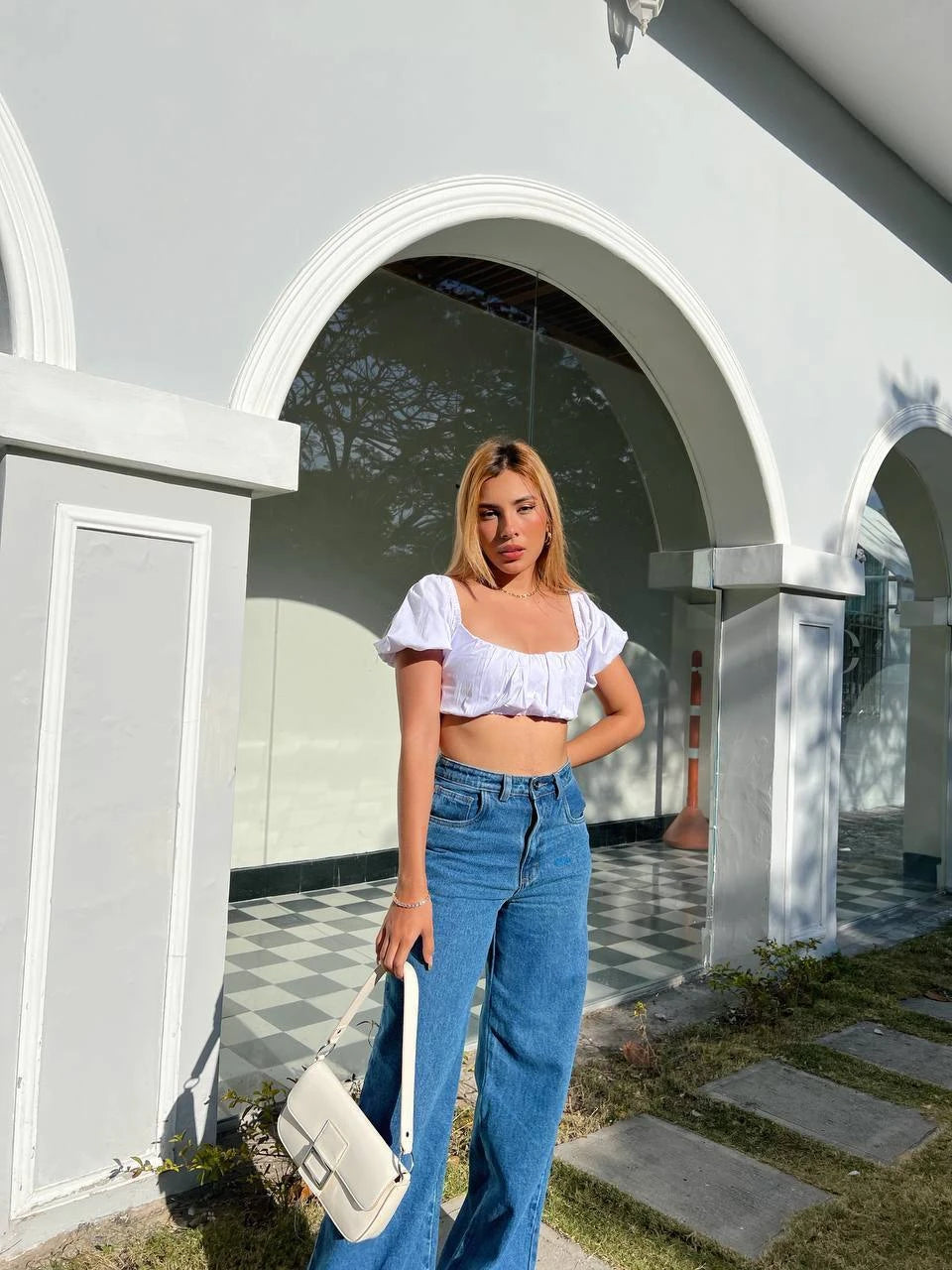 Crop Top Blanco Backout