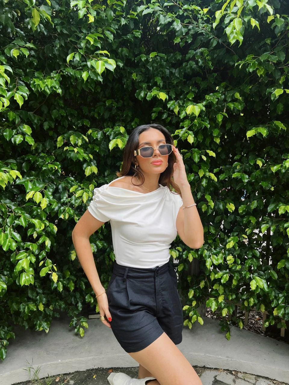 Blusa Hombro Irregular Beige