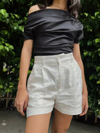 Blusa Hombro Irregular Negra