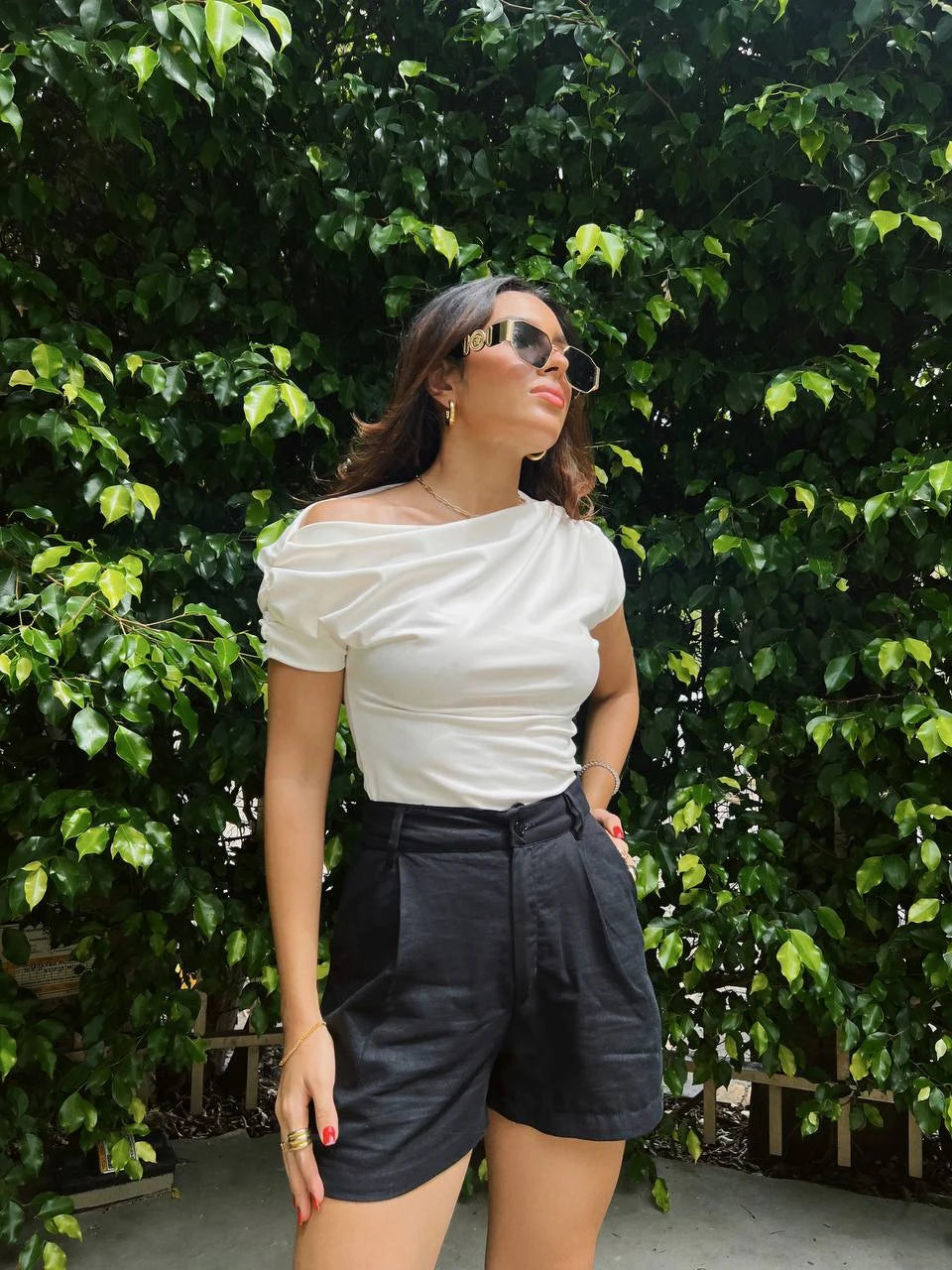 Blusa Hombro Irregular Beige