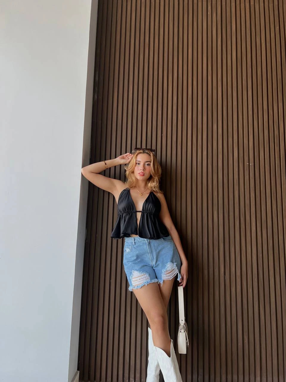Blusa Negra Pañuelo