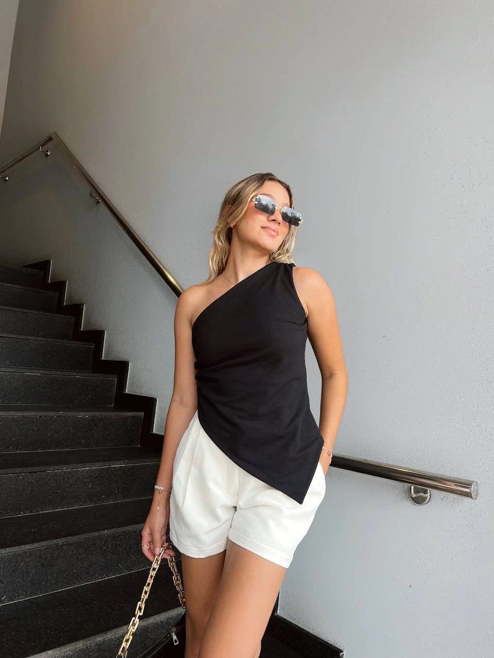 Blusa Asimetrica Texture Negra
