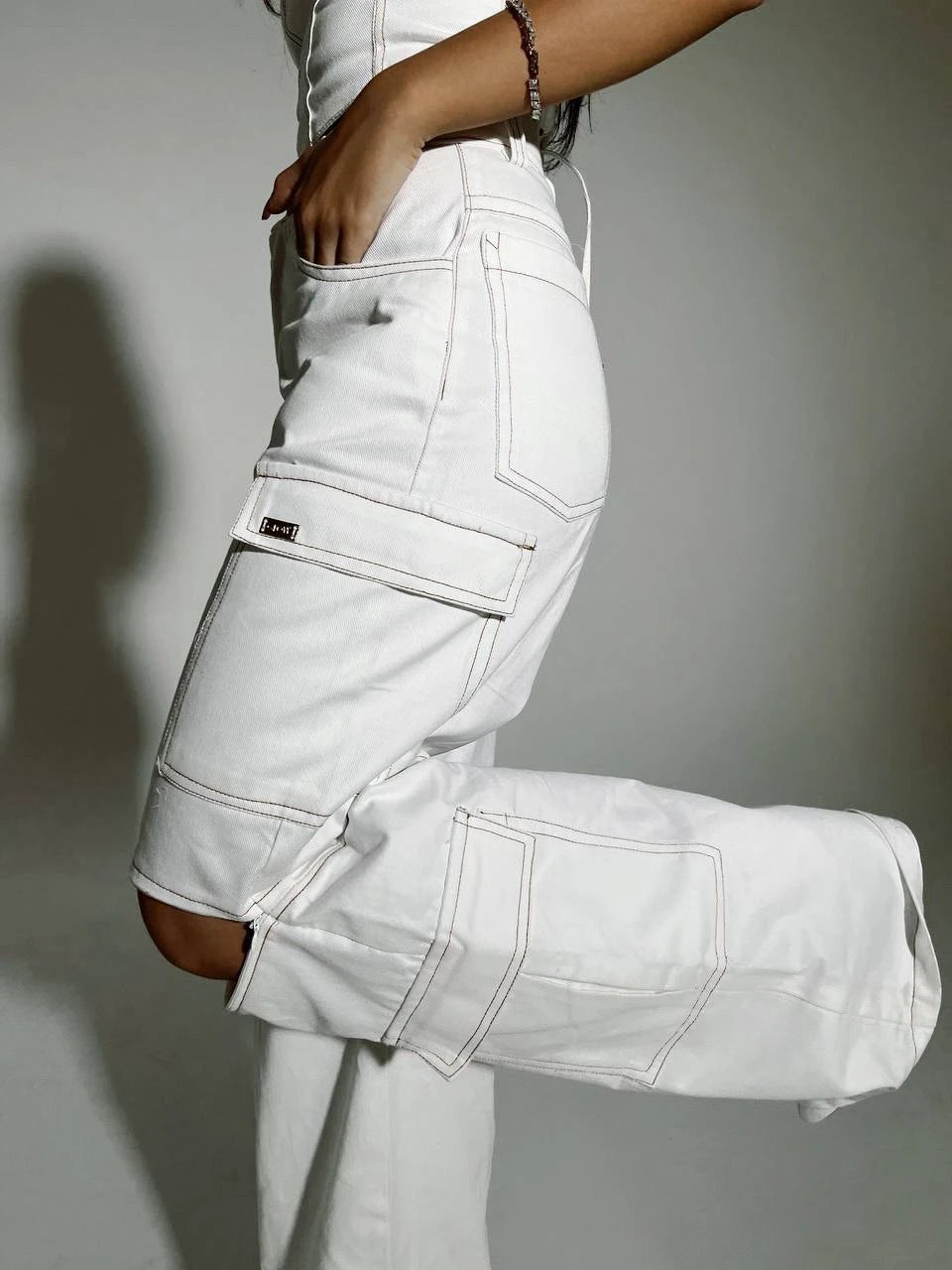 Pantalon Cargo Pespuntes Beige
