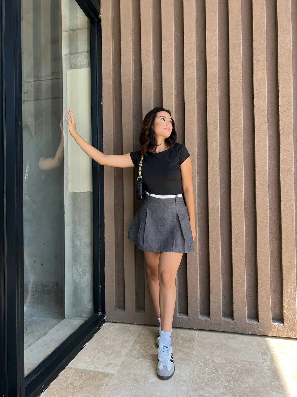 Blusa Basic Backout Negra
