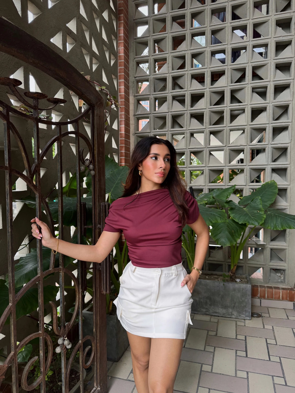Blusa Hombro Irregular Red Wine