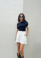 Blusa Hombro Irregular Negra