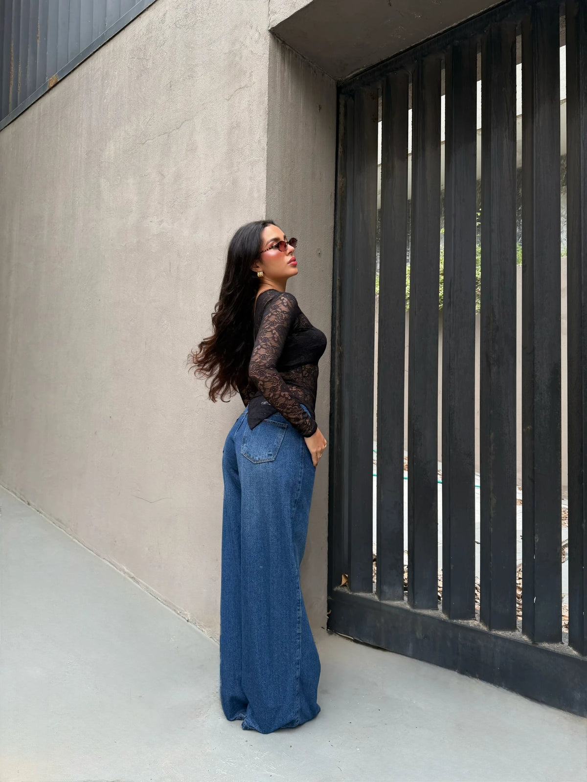 Blusa Encaje Shoulder Negra
