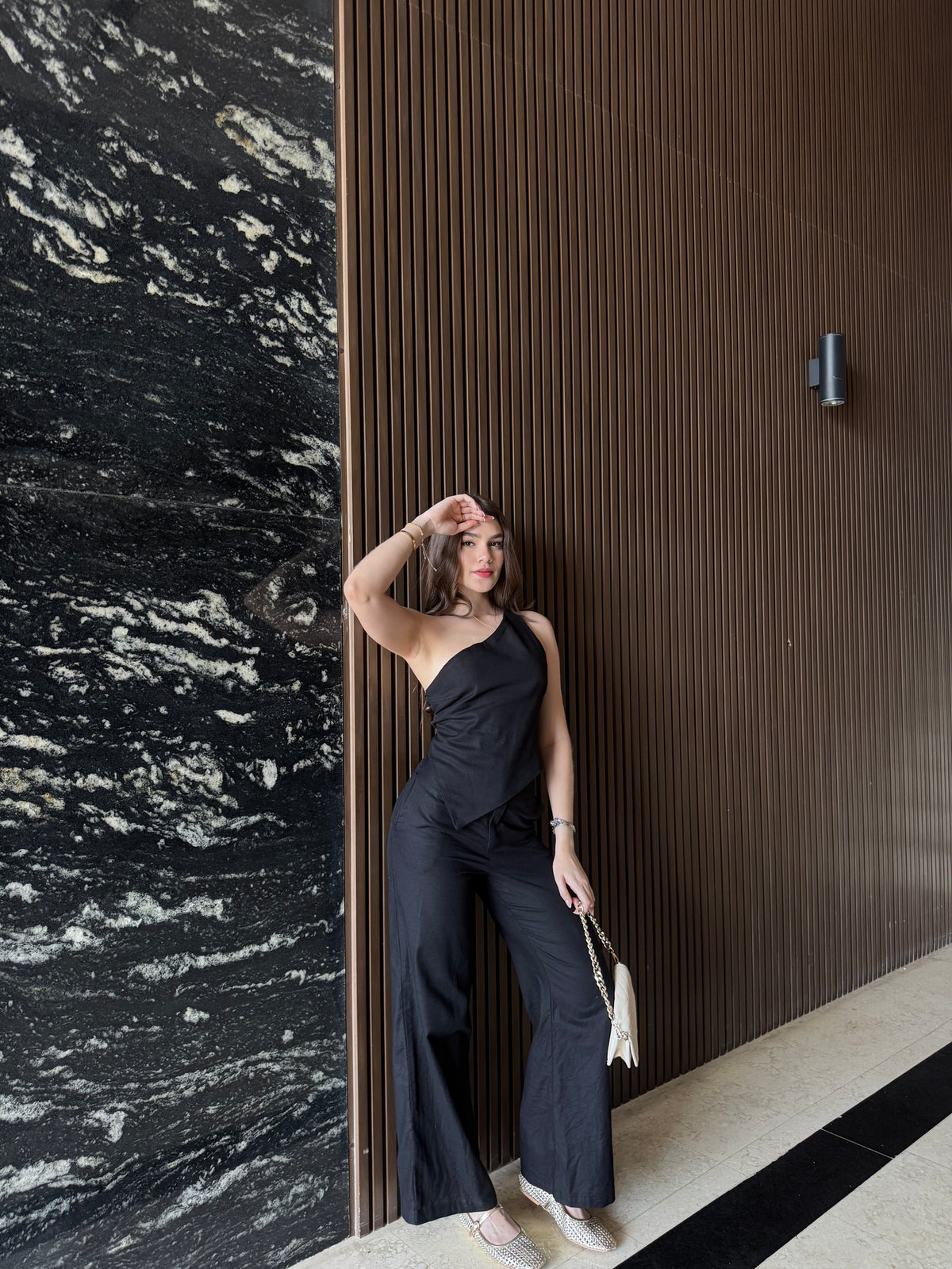 Blusa Asimetrica Lino Negra